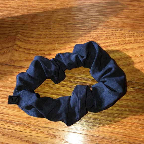 LULULEMON scrunchie - Picture 3 of 3